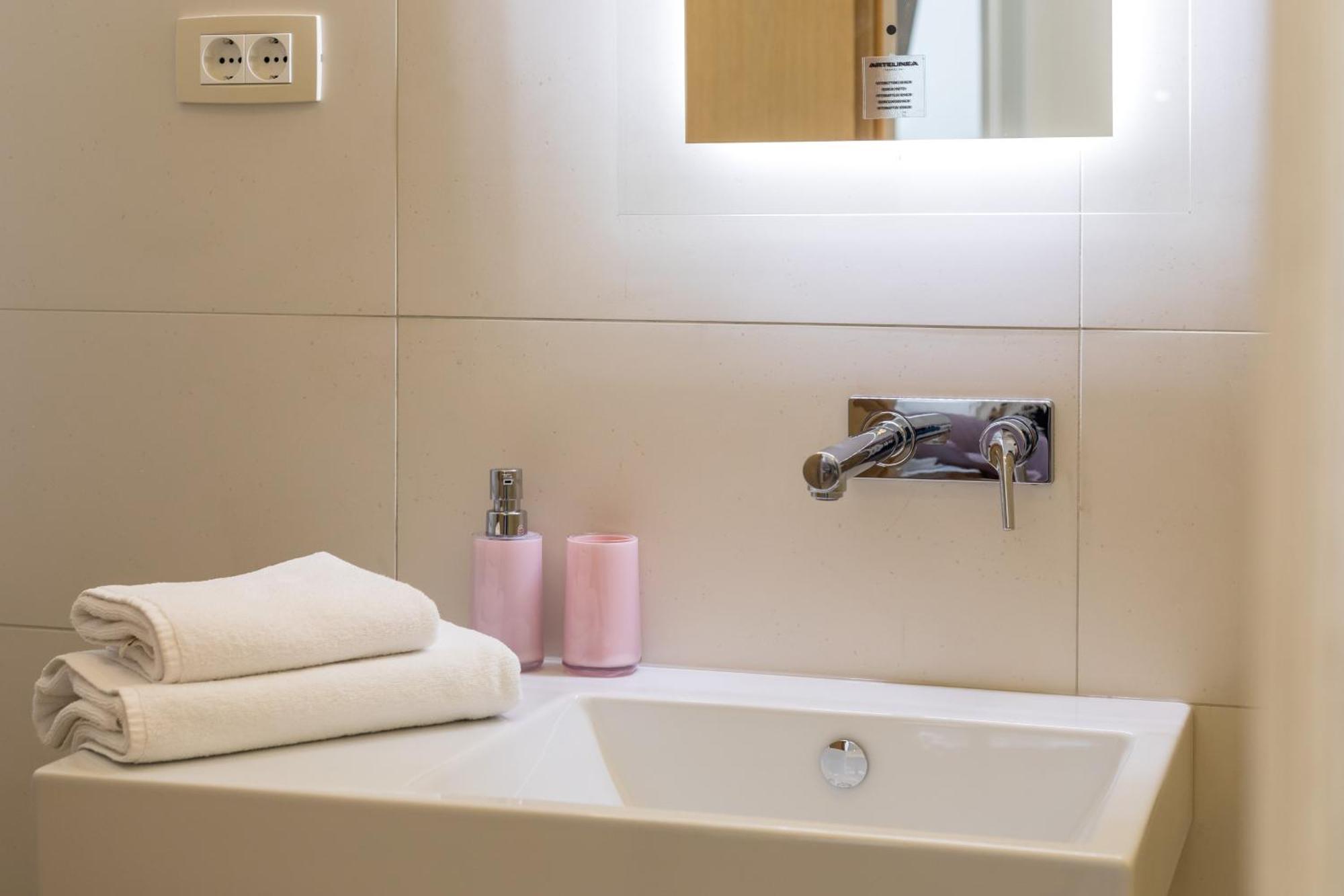 Maniva Old Town Luxury Rooms - Prime Spot By Riva Promenade 斯普利特 外观 照片