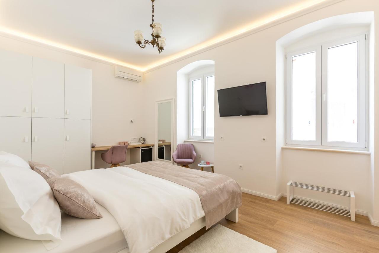 Maniva Old Town Luxury Rooms - Prime Spot By Riva Promenade 斯普利特 外观 照片
