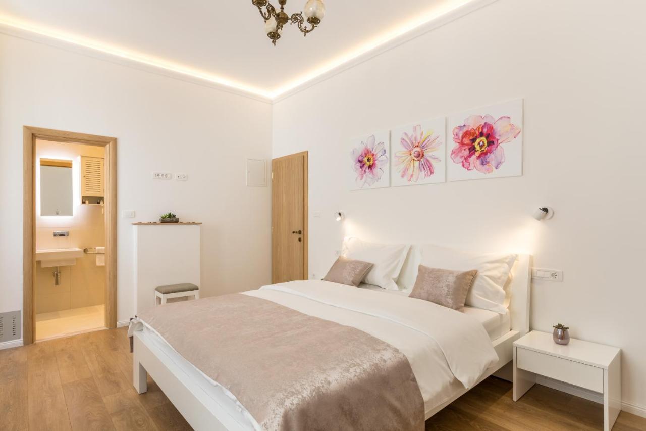 Maniva Old Town Luxury Rooms - Prime Spot By Riva Promenade 斯普利特 外观 照片
